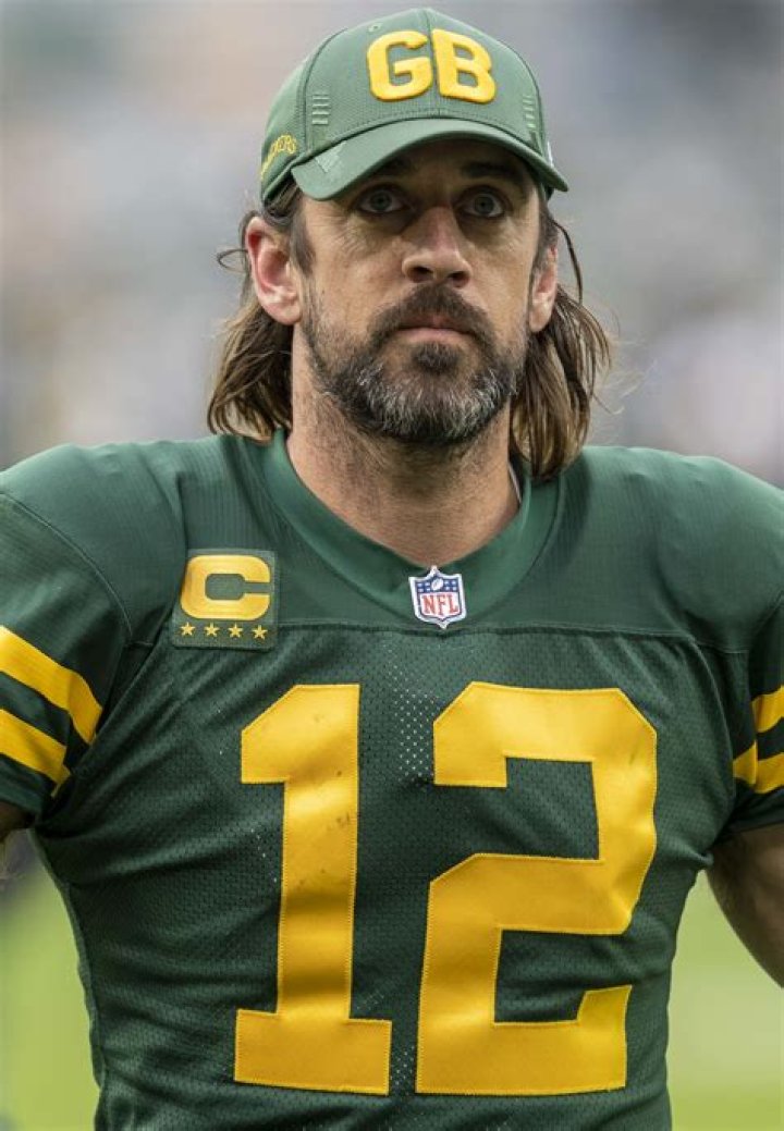 How tall is Aaron Rodgers