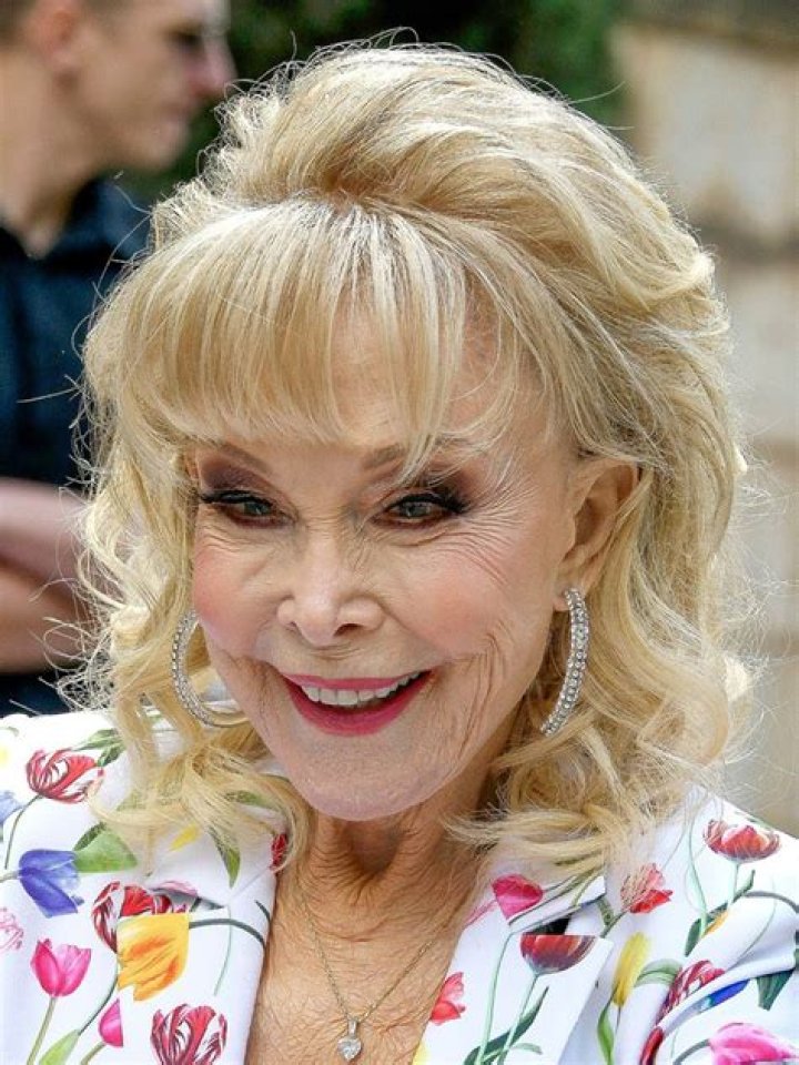 How tall is Barbara Eden