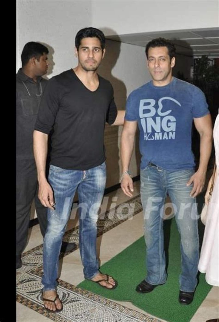 How tall is Salman Khan