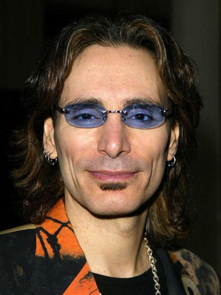 How tall is Steve Vai