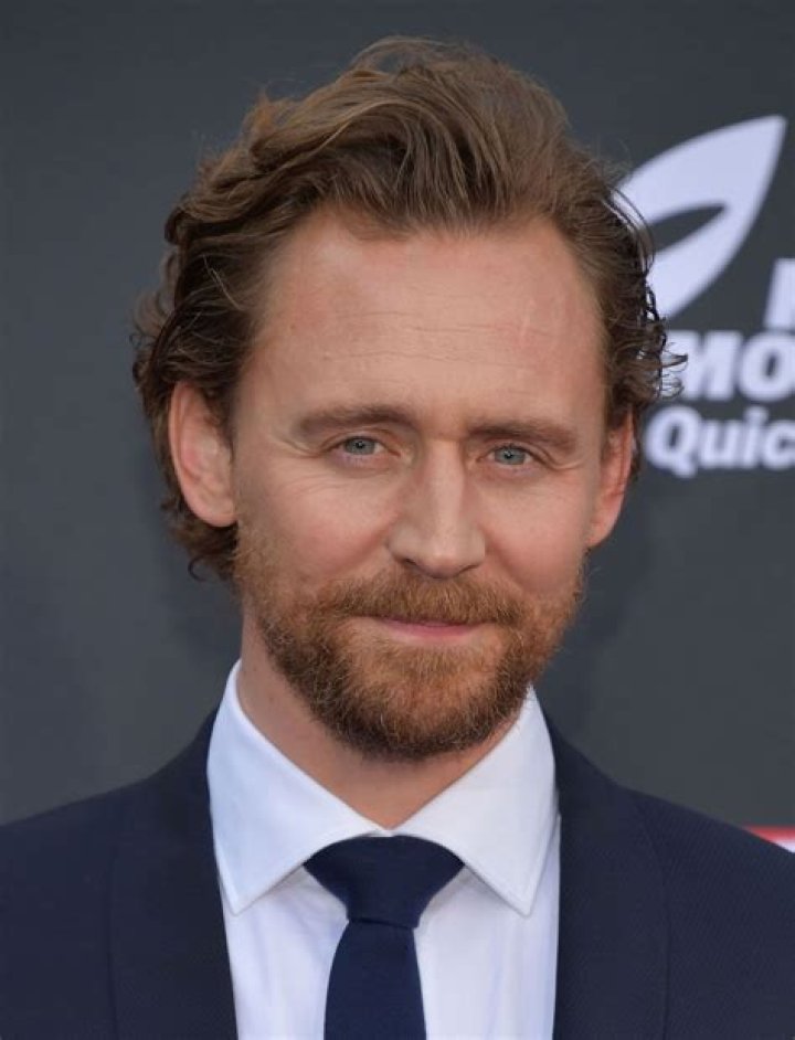 How tall is Tom Hiddleston