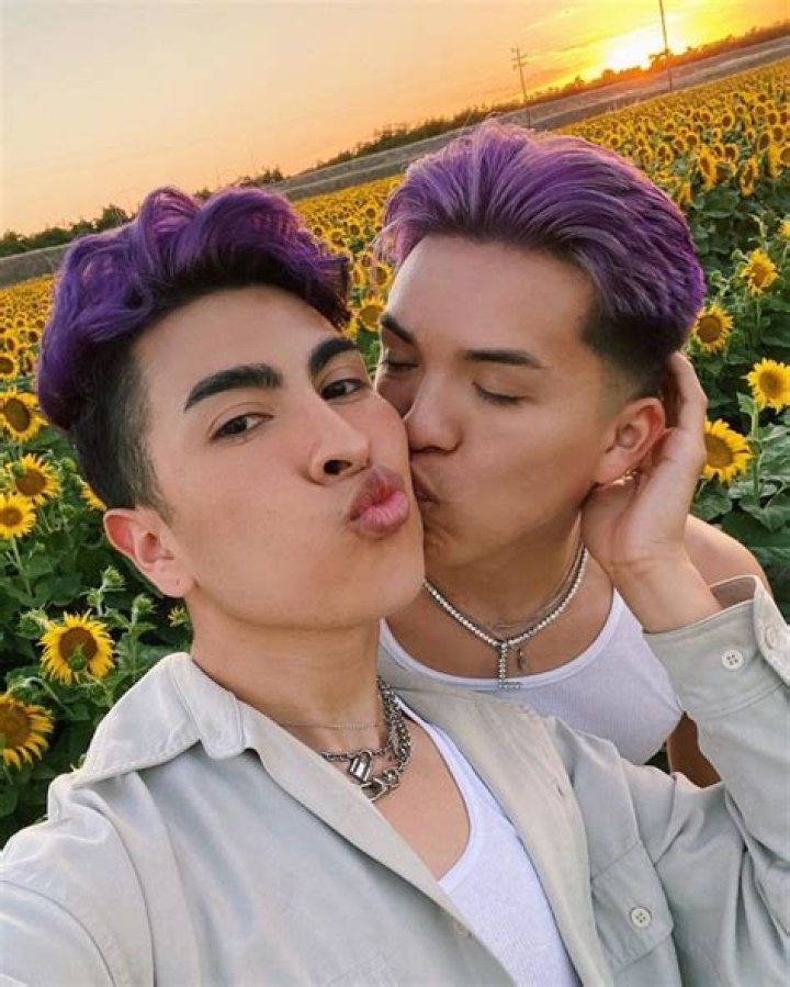 Louie Castro Age | Wiki, Net worth, Bio, Height, Boyfriend, Sexuality|